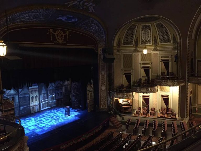 Projections on Stage Part III Choices about Screens Broadway Educators